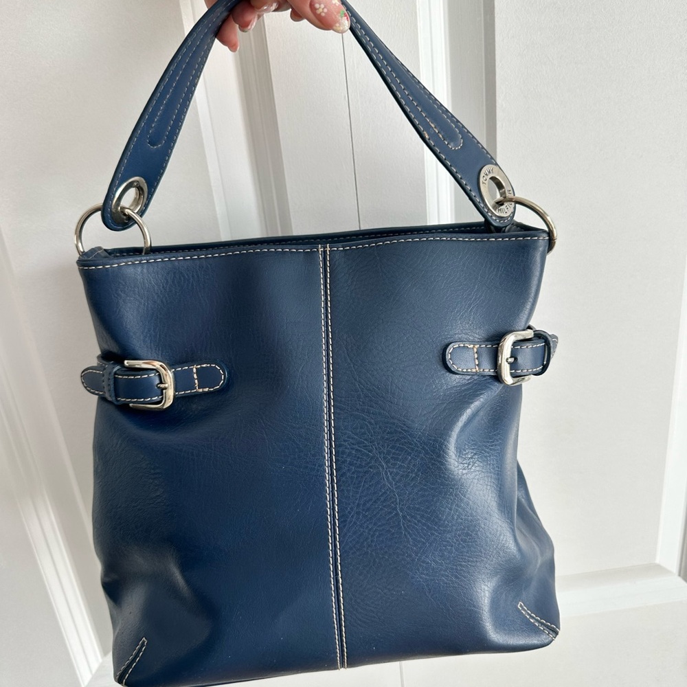Classic Navy Shoulder Bag with Silver Buckle Accents TOMMY HILFIGER